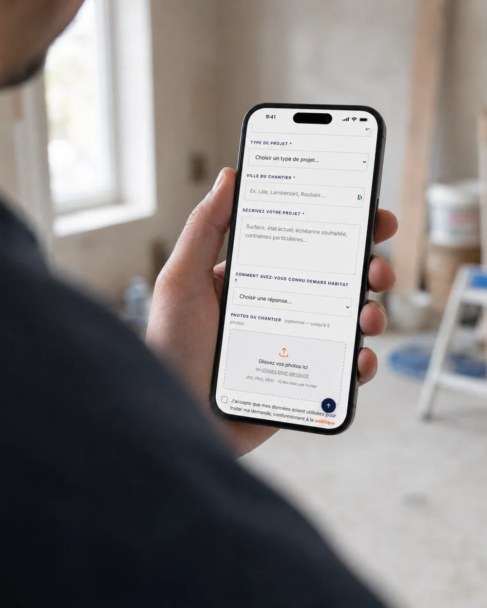 Formulaire de demande de devis en ligne sur téléphone, avec dépôt de photos du chantier — site DEMARS Habitat